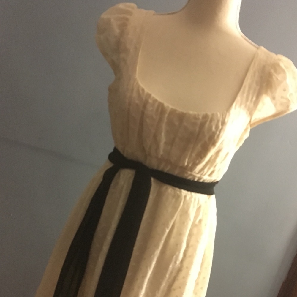 ⬇️20$ sale Gorgeous eyelet dress